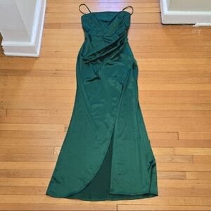 Emerald Sundae, Ruched V-Yoke Front Maxi Gown, Emerald Green, VGUC Women's M